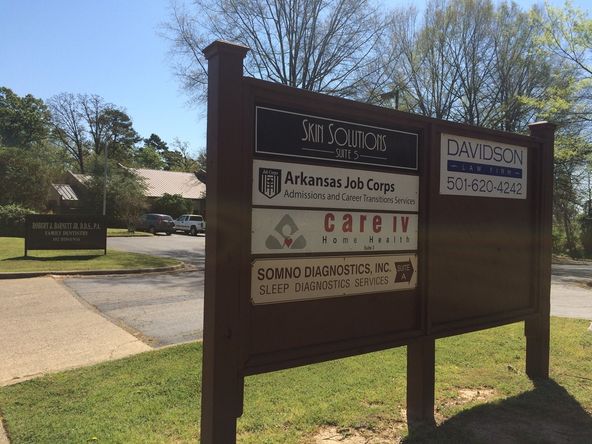 106 Ridgeway St, Hot Springs National Park, AR 71901